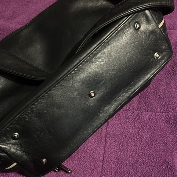 Danier Leather Handbag - Picture 4 of 10